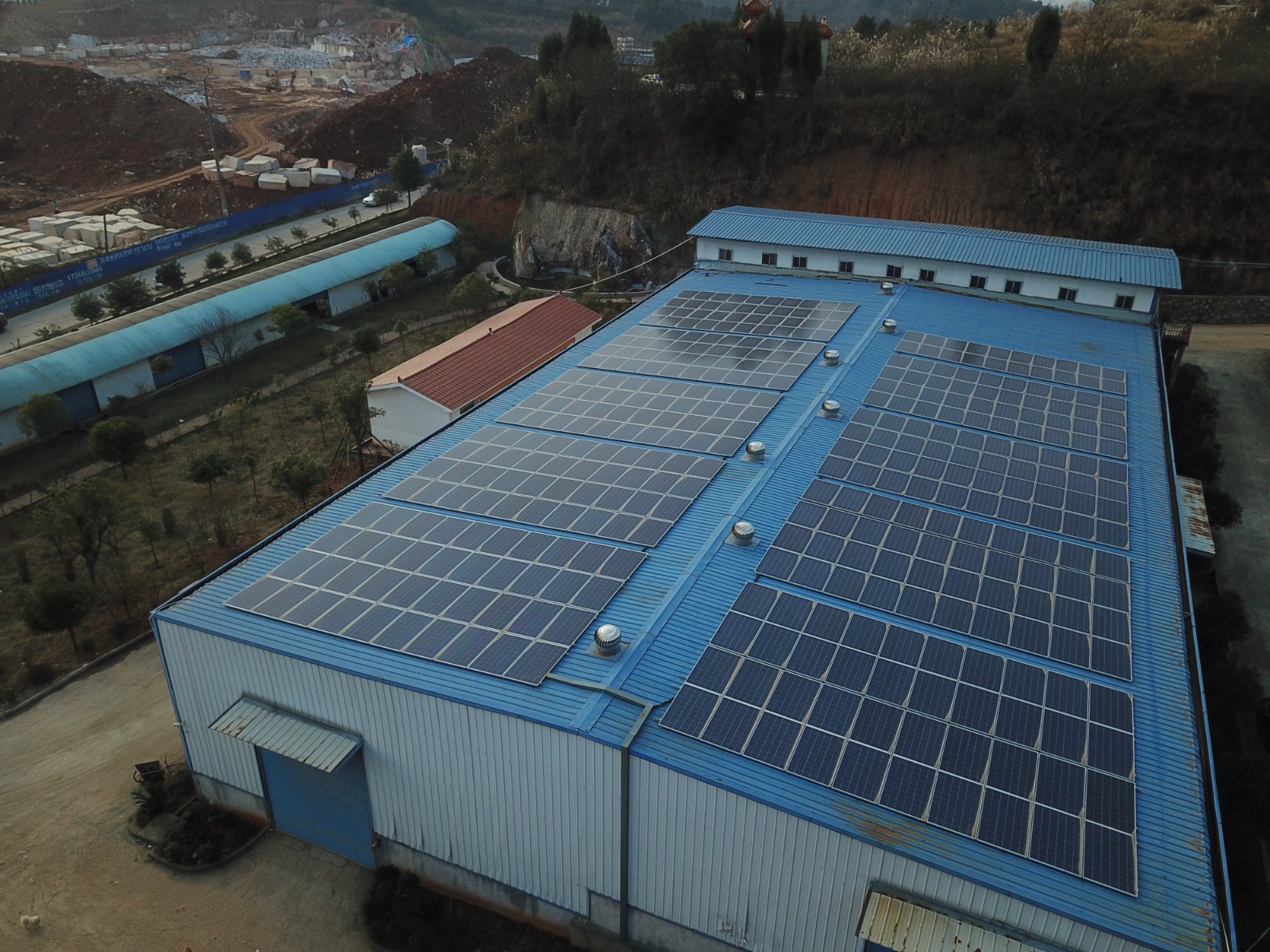 十八大明确提出：：“推进能源革命 建设能源强国”