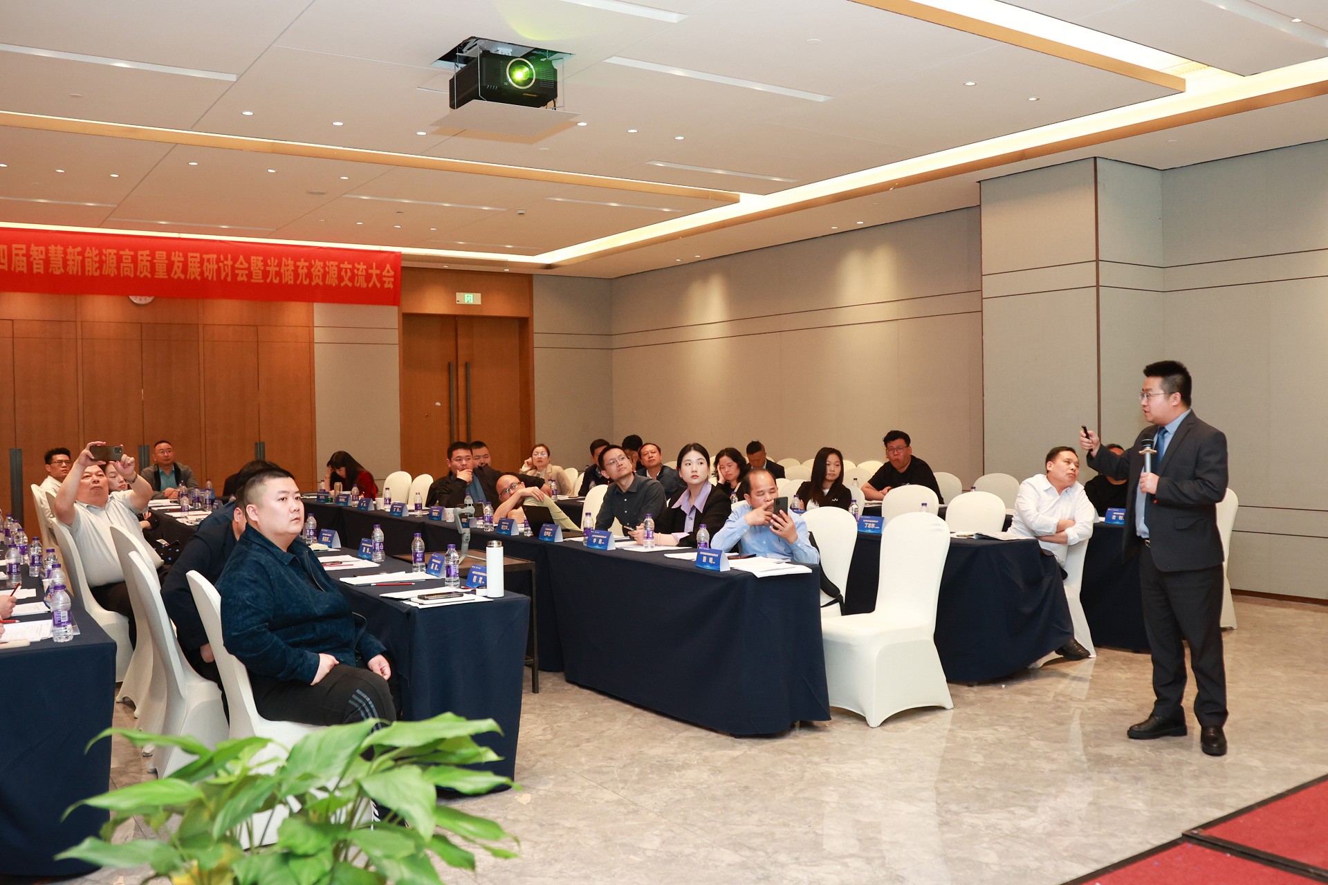 光伏电站_家用太阳能光伏发电_光伏发电署理加盟